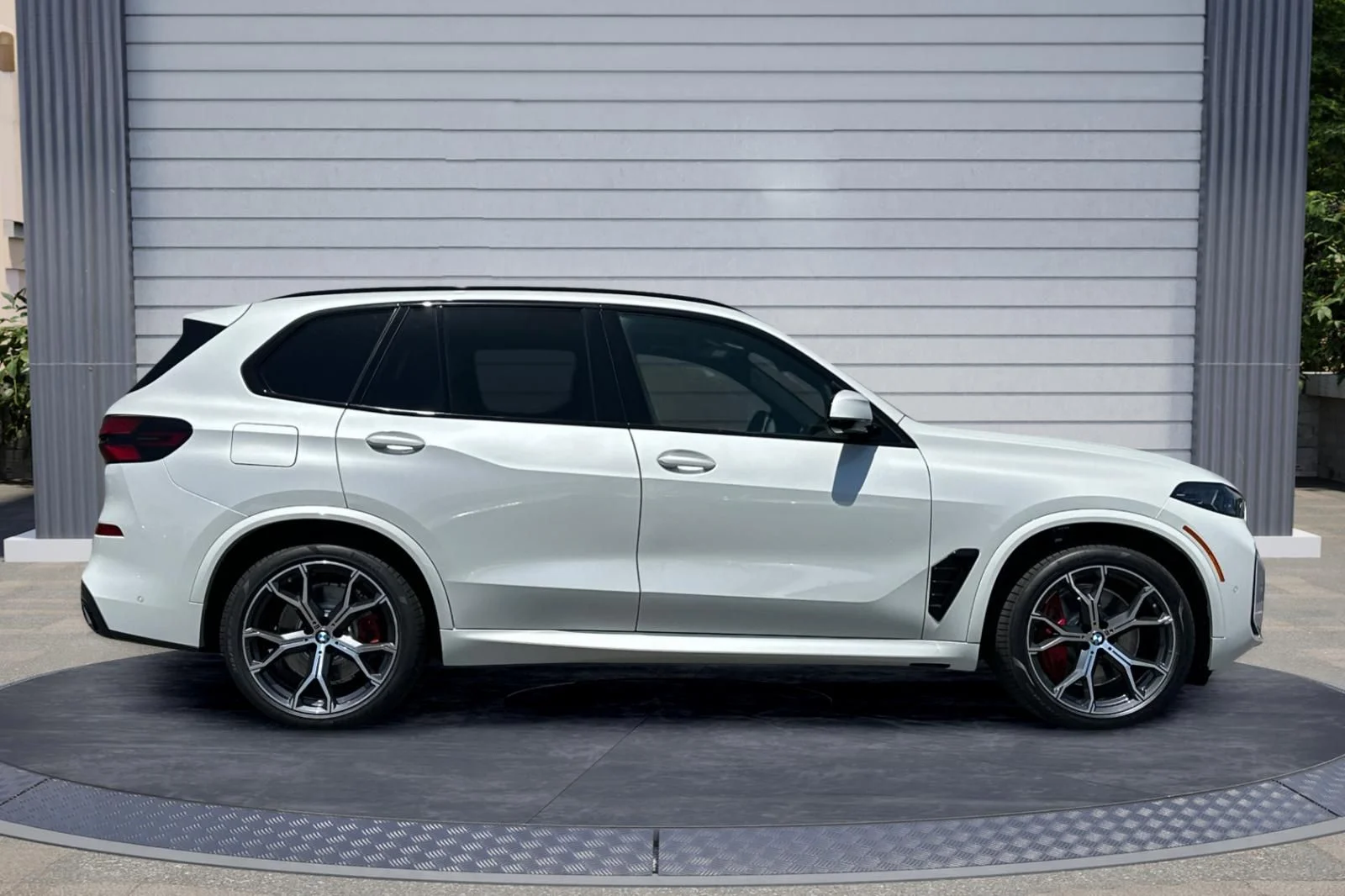 New 2026 Mineral White Metallic BMW xDrive50e image 3