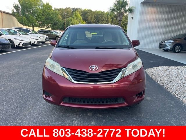 Used 2014 Red Toyota LE image 33
