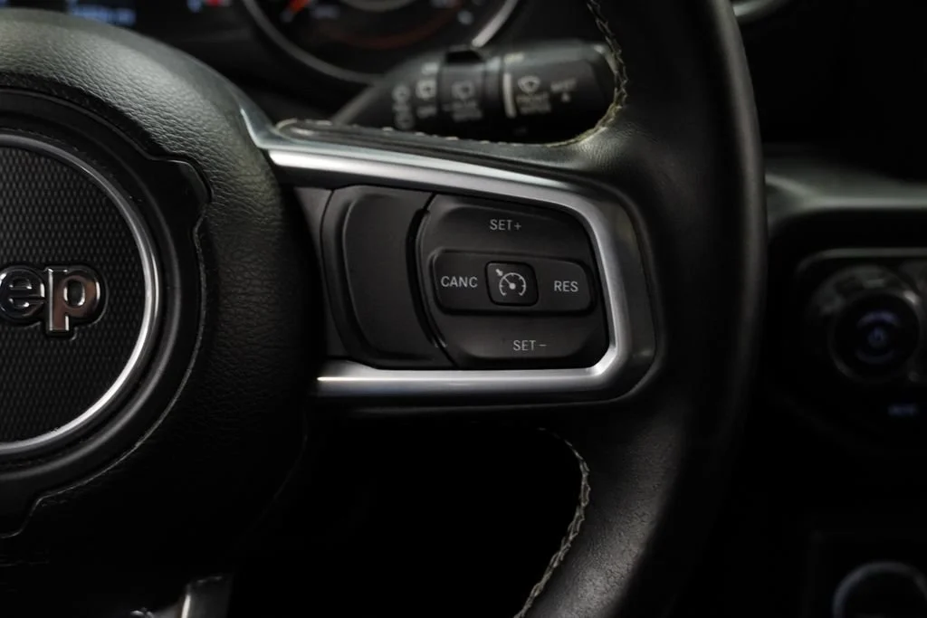 Used 2020 Gray Jeep Sahara 4x4 image 23