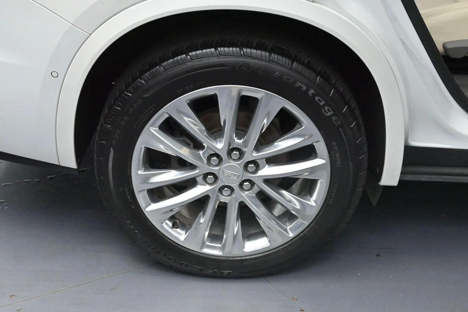 Used 2020 CRYSTAL WHITE TRICOAT Cadillac AWD Premium Luxury image 37