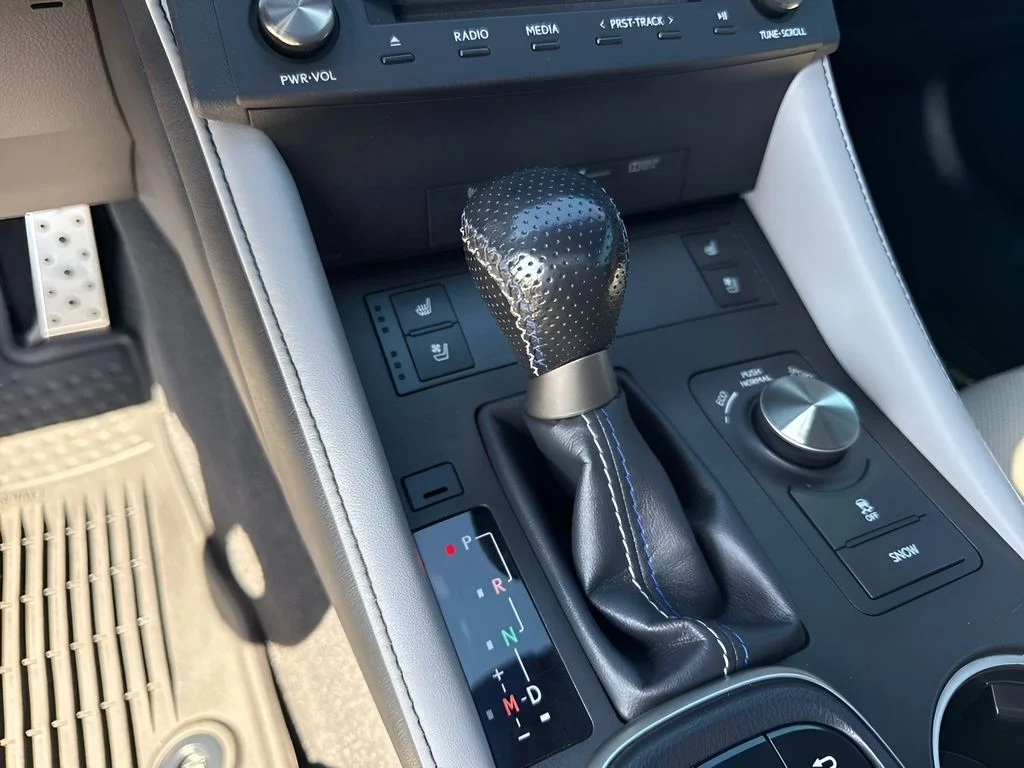 Used 2015 Red Lexus F image 17