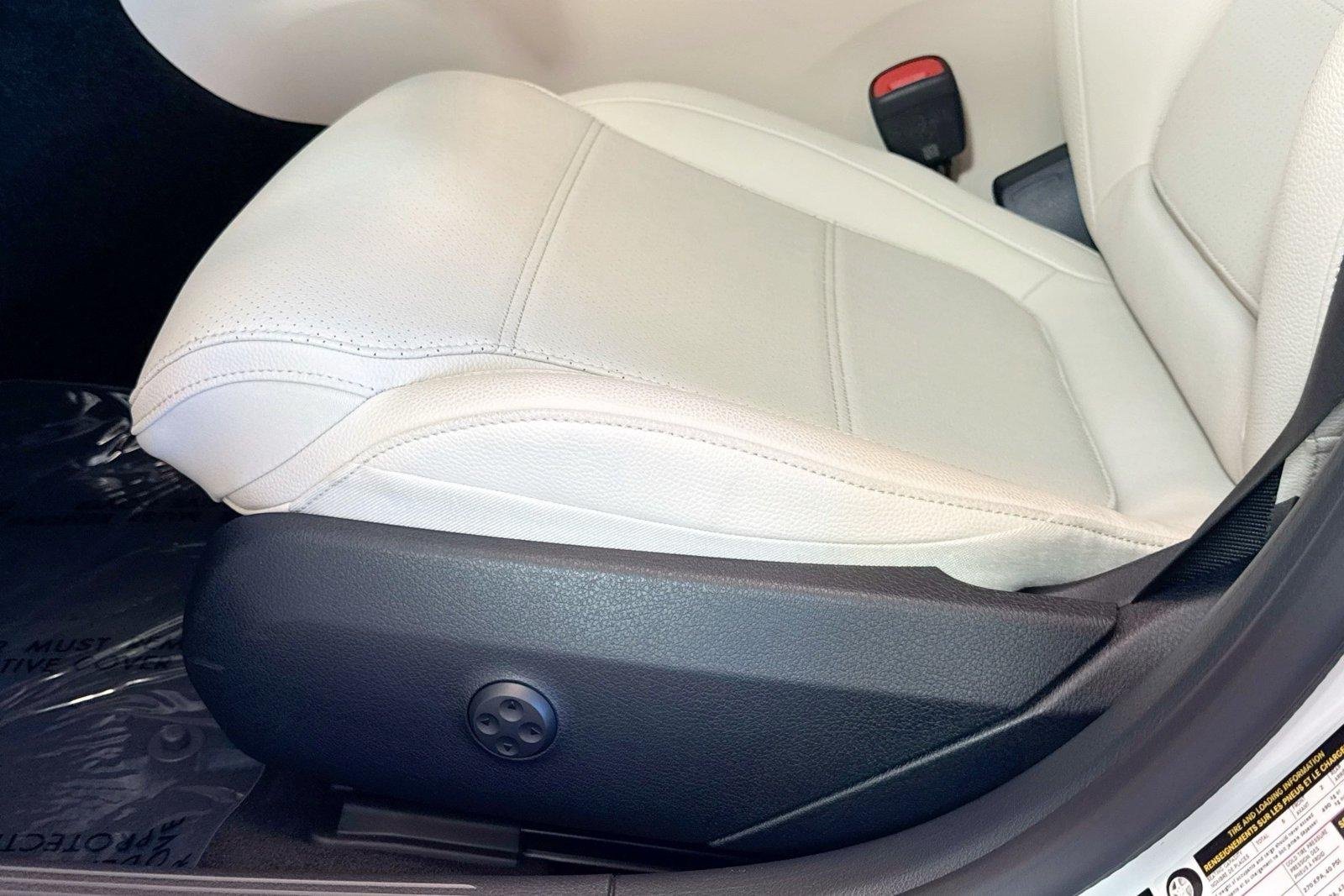New 2026 Polar White Mercedes-Benz C 300 image 17