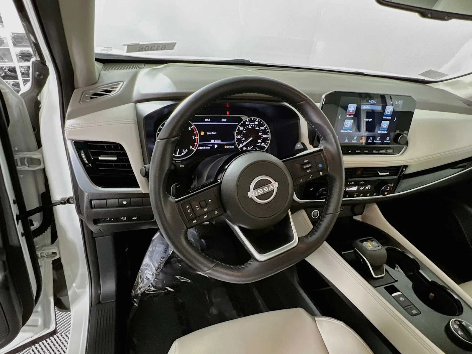 Used 2023 Pearl White Tricoat Nissan SL image 11