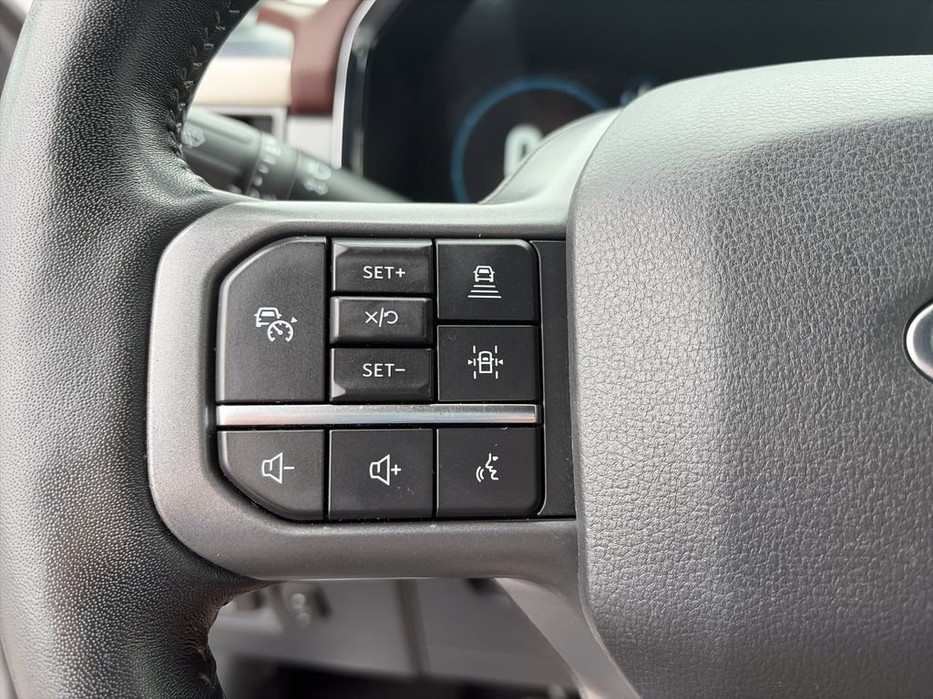 Used 2022 Silver Ford Lariat image 22