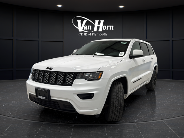 Used 2018 Bright White Clearcoat Jeep Altitude image 3