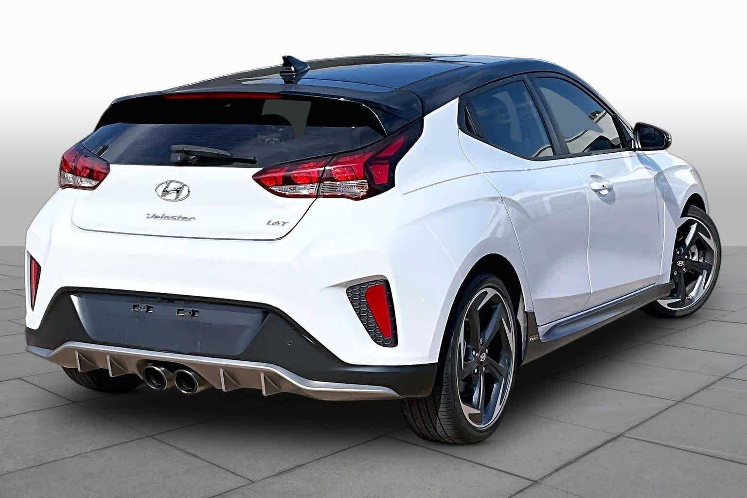 Used 2019 Chalk White w/Black Roof Hyundai Turbo Ultimate image 13