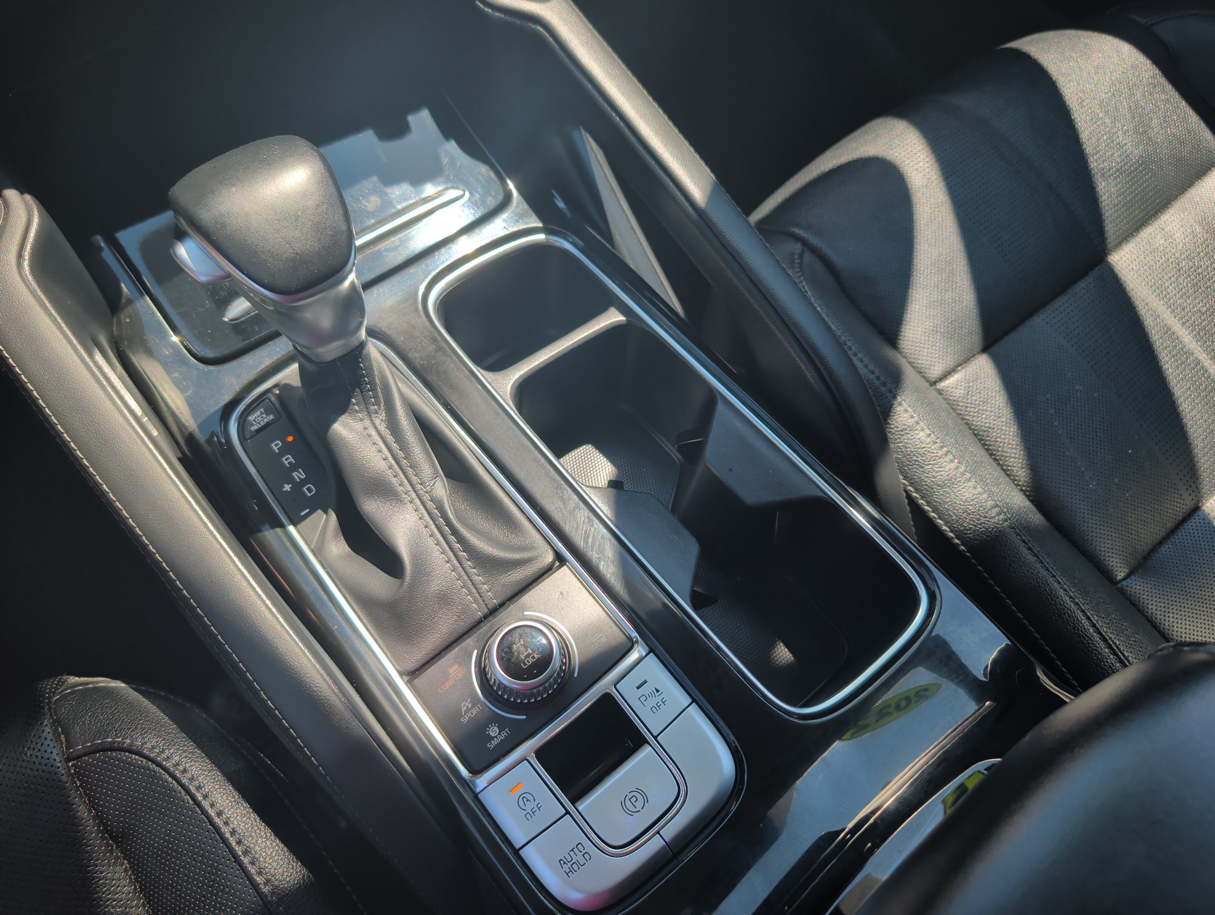 Used 2022 Wolf Gray Kia EX image 26