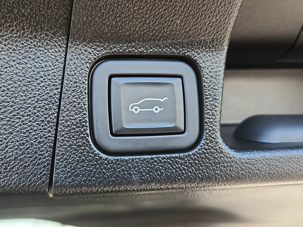2023 GMC Acadia AT4 - Photo 30