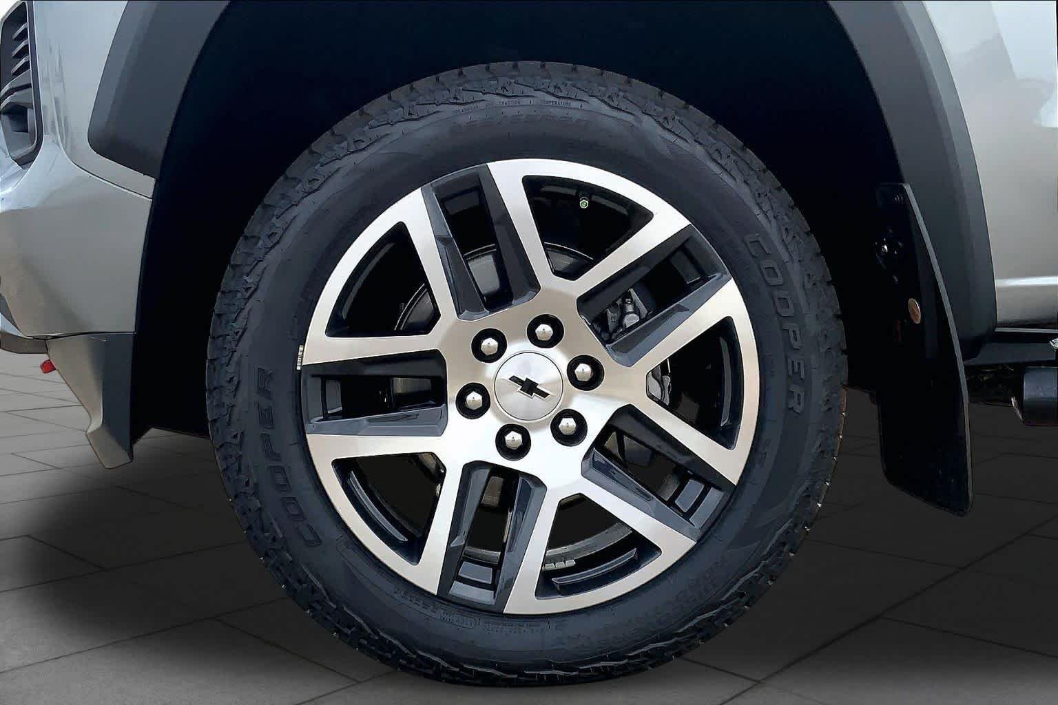 Used 2023 Sterling Gray Metallic Chevrolet 4WD Z71 image 11