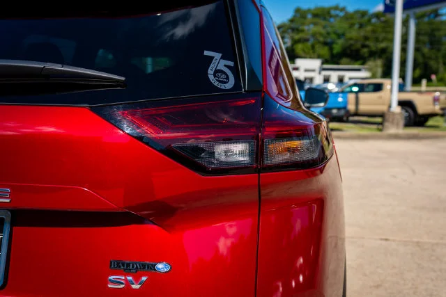 Used 2023 Scarlet Ember Tintcoat Nissan SV image 17