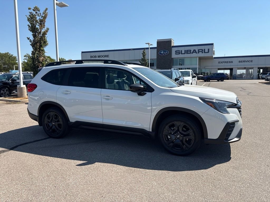 Used 2026 White Subaru Onyx Edition Touring image 1