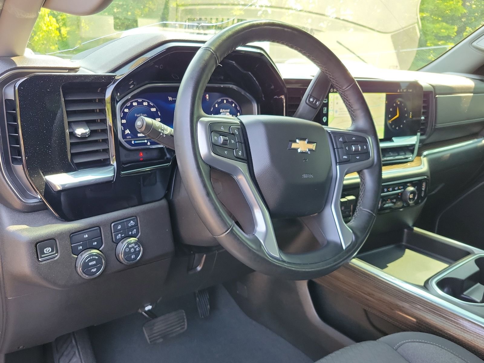 Used 2025 Gray Chevrolet LT image 11