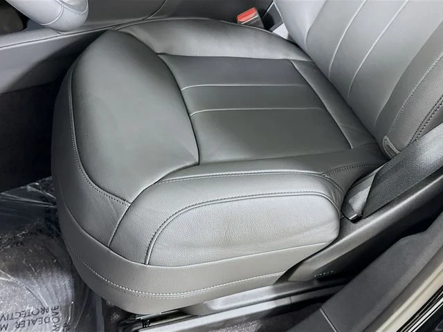 Used 2025 Black Land Rover S image 22