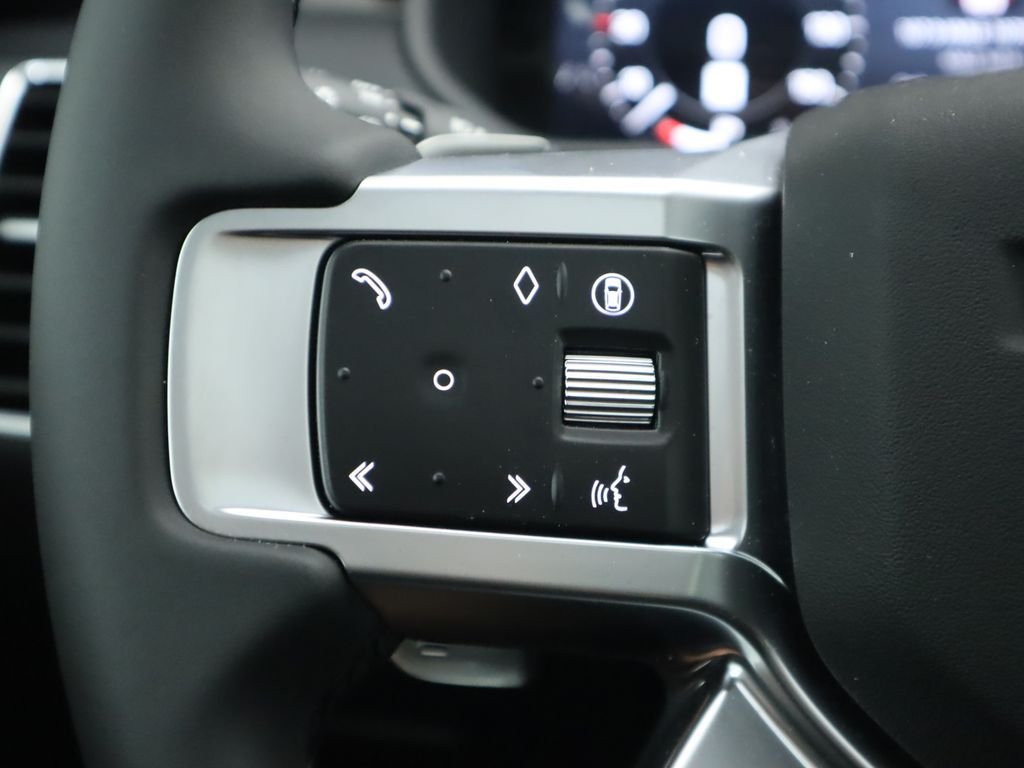 Used 2025 Fuji White Land Rover S image 12