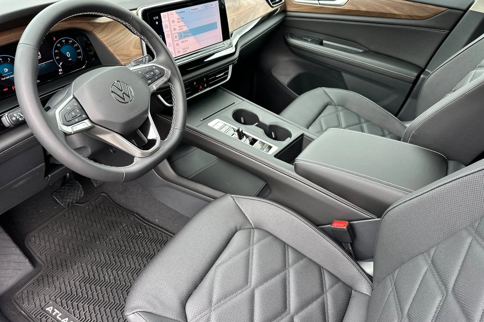 New 2026 White Volkswagen 2.0T SE image 9