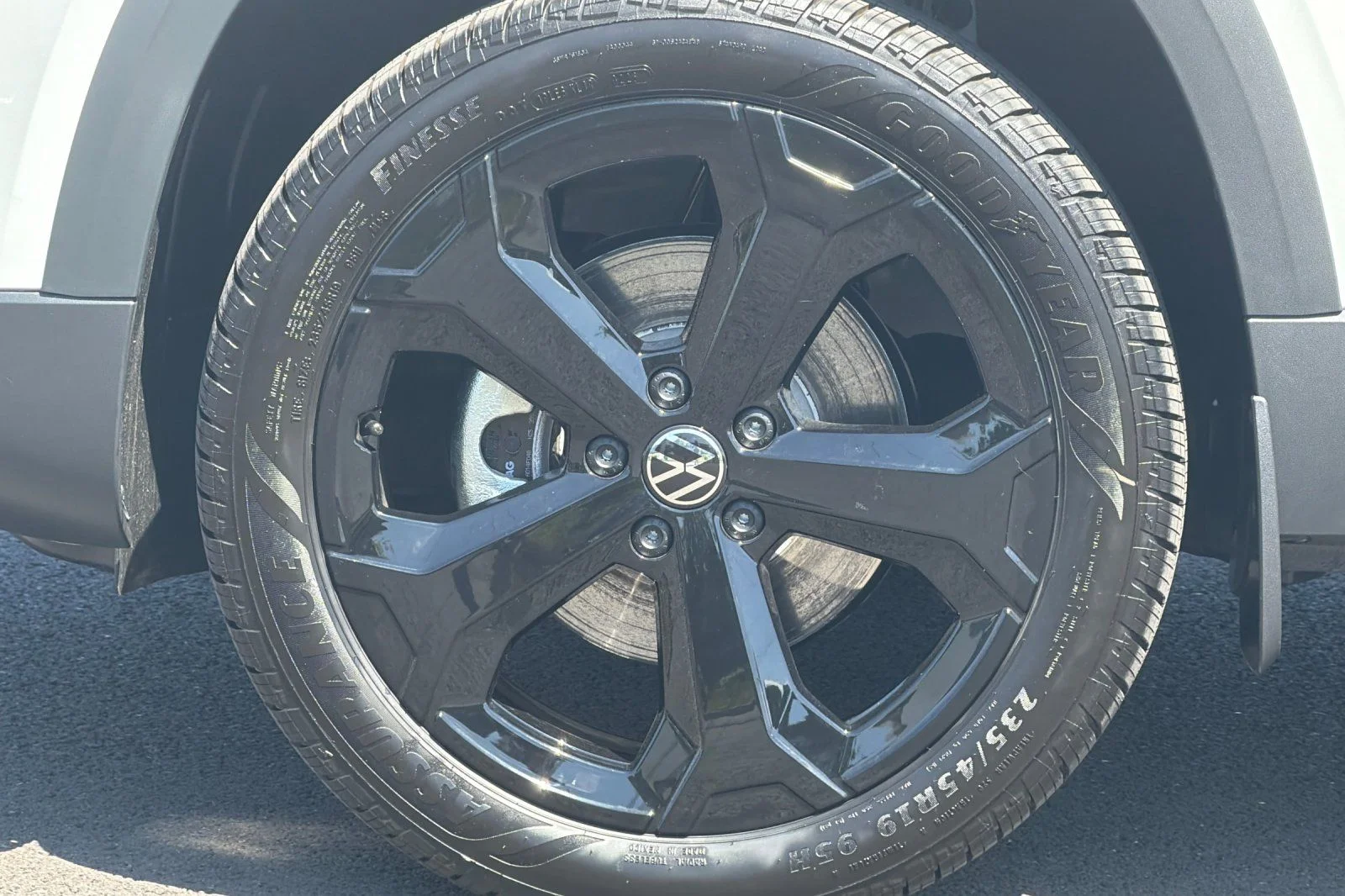 New 2026 White Volkswagen 1.5T SE Black image 24