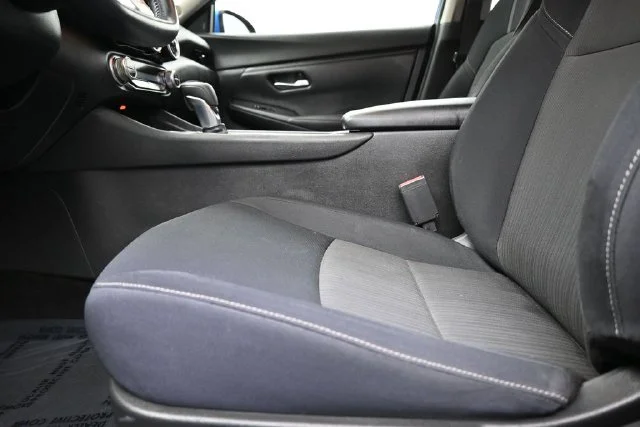 Used 2020 Blue Nissan SV image 21