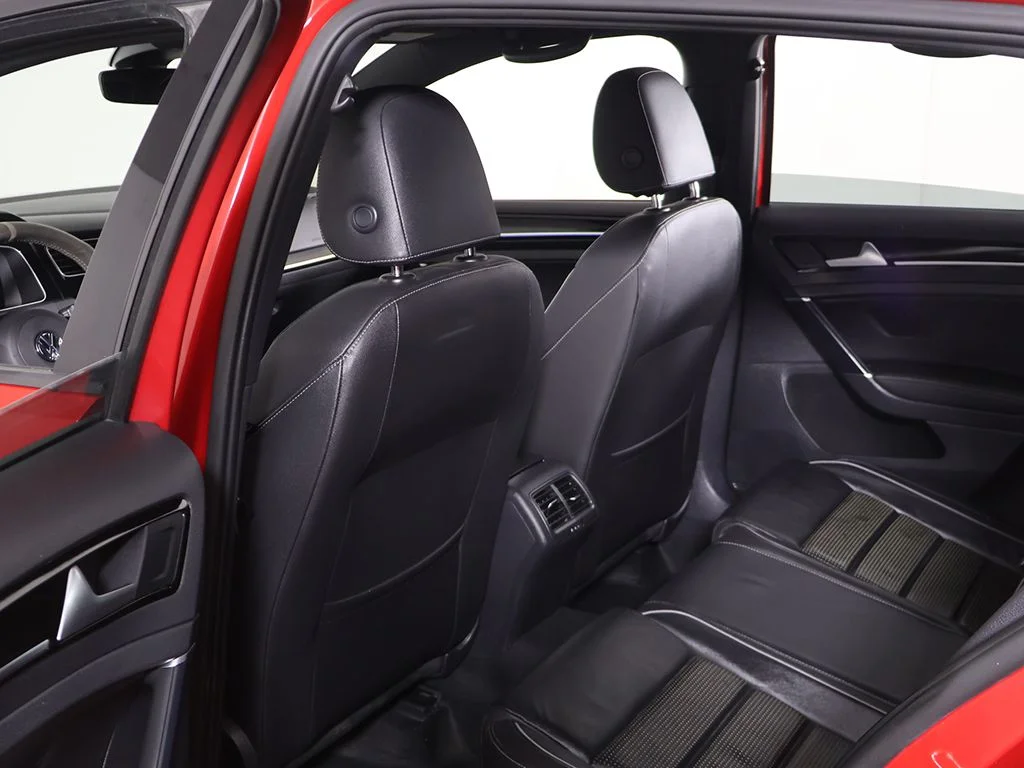 Used 2019 Red Volkswagen DCC & Navigation 4Motion image 27