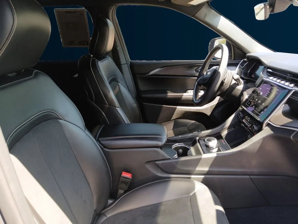 Used 2025 Gray Jeep Altitude X image 17