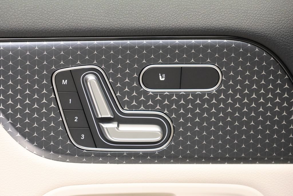 Used 2026 Polar White Mercedes-Benz GLA 250 image 31