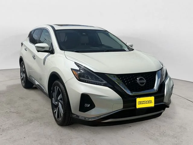 Used 2024 White Nissan SL image 4