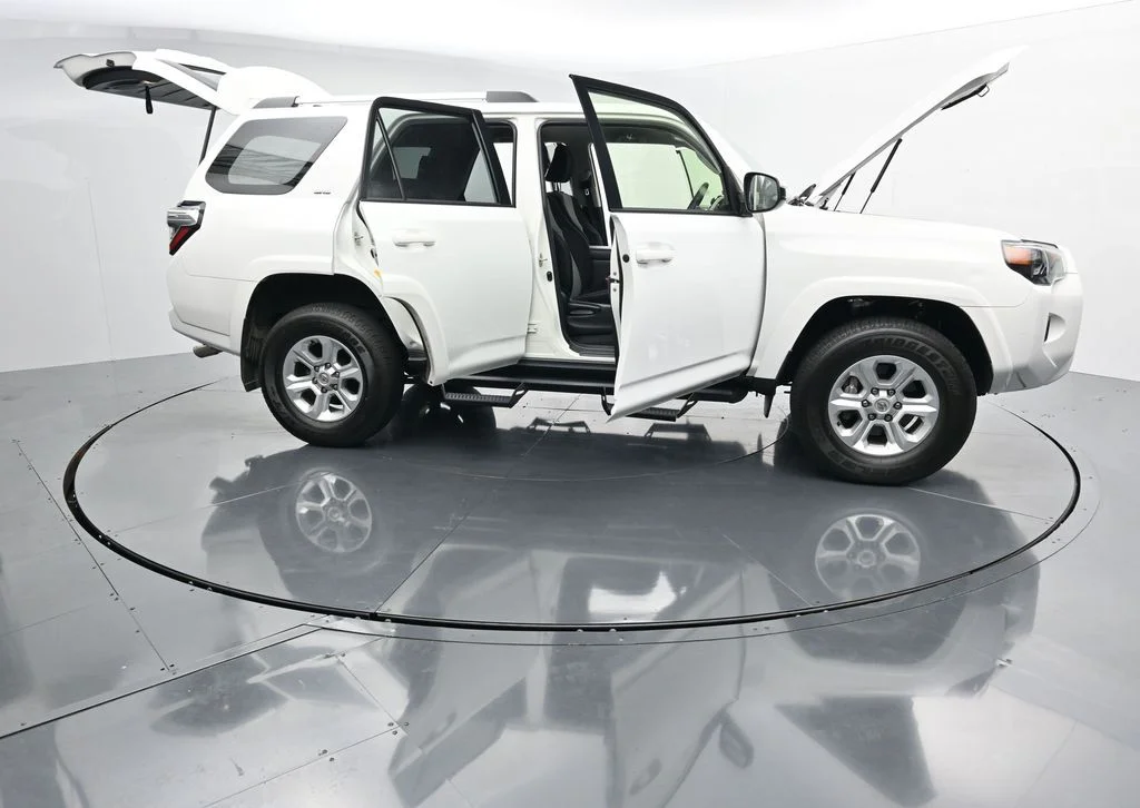 Used 2023 White Toyota SR5 image 27