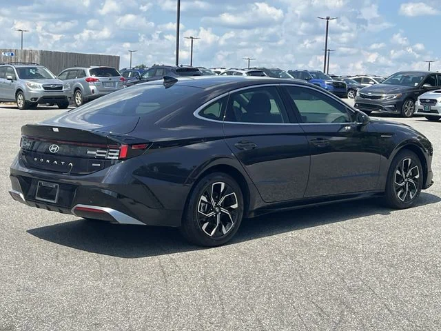 Used 2025 Blue Hyundai SEL image 13