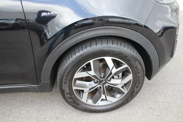 Used 2022 Red Kia EX image 35