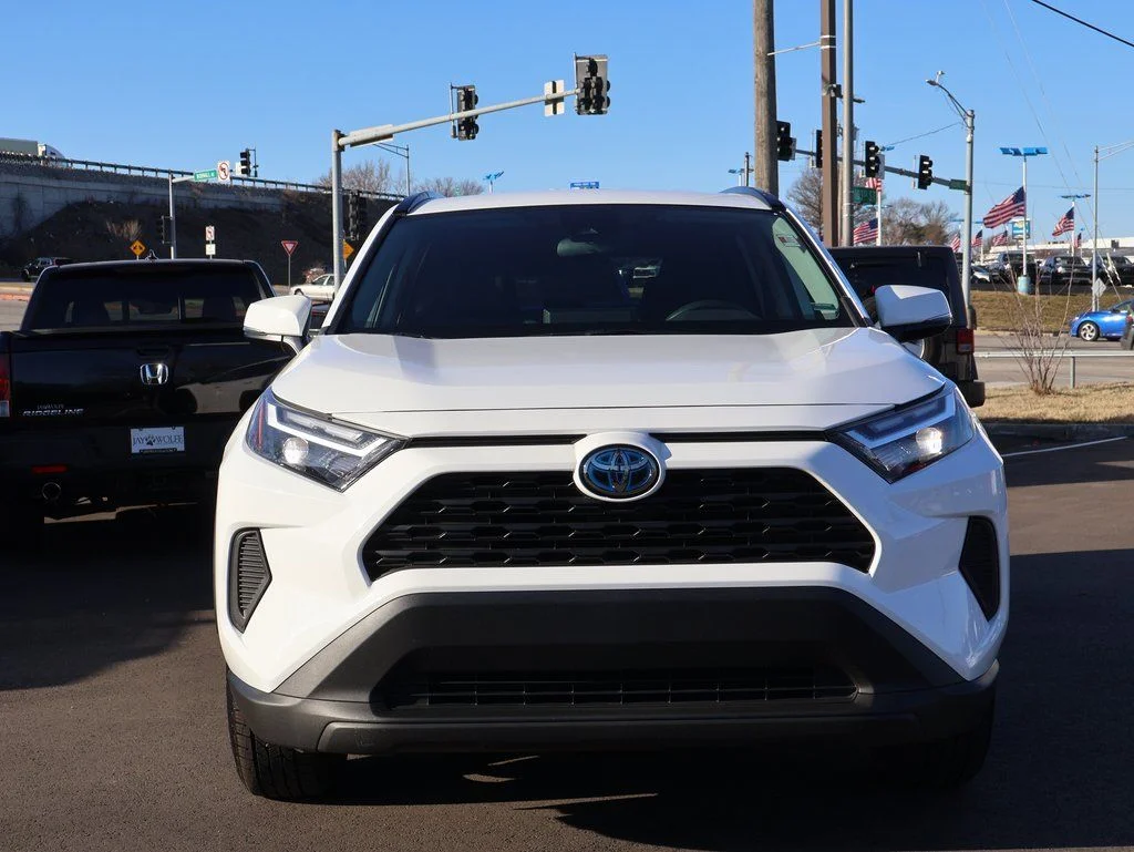 Used 2024 Toyota RAV4 XLE with VIN 4T3RWRFV4RU145337 for sale in Kansas City