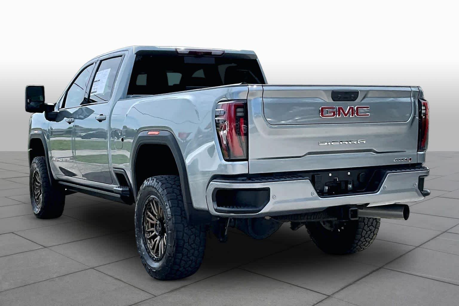 Used 2024 Sterling Metallic GMC AT4 image 12