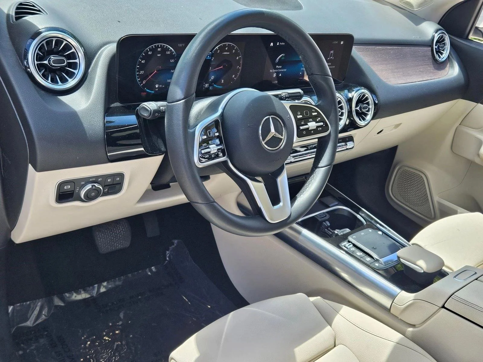 Used 2023 Polar White Mercedes-Benz GLA 250 image 10