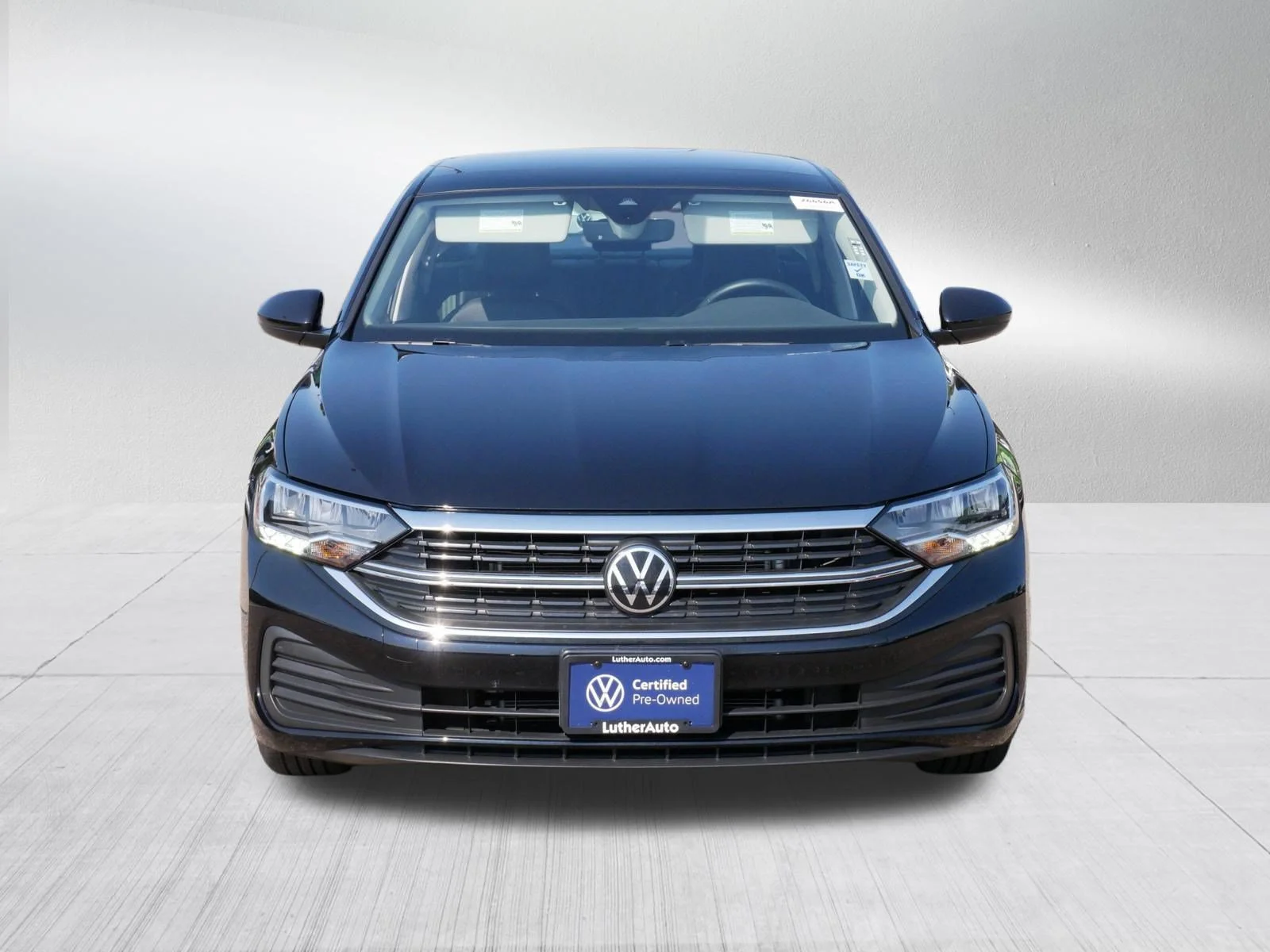Certified Used 2023 DEEP BLACK PEARL EFFECT Volkswagen SE image 2
