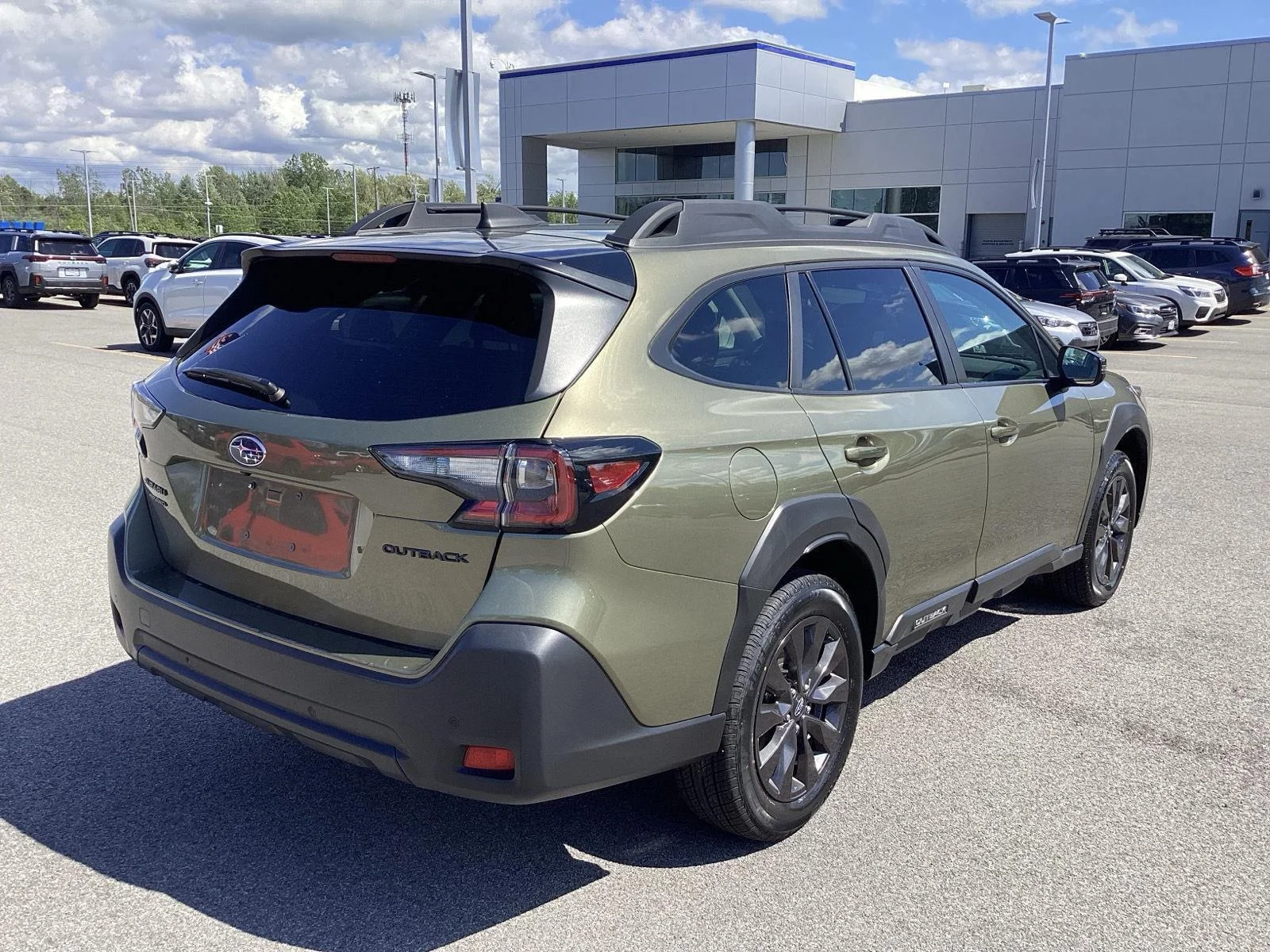 Used 2025 Autumn Green Metallic Subaru Onyx Edition image 9