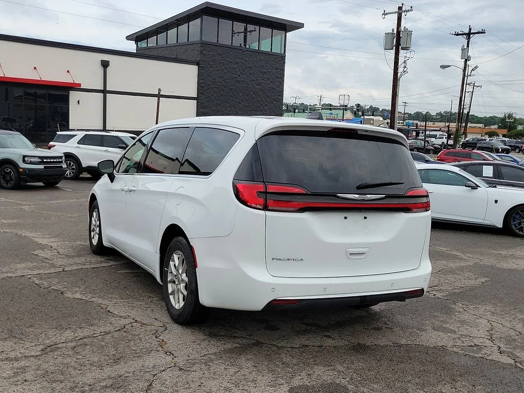 Used 2023 Bright White Clearcoat Chrysler Touring L image 4