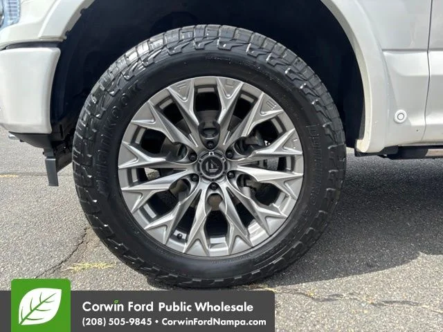 Used 2018 White Ford Platinum image 9