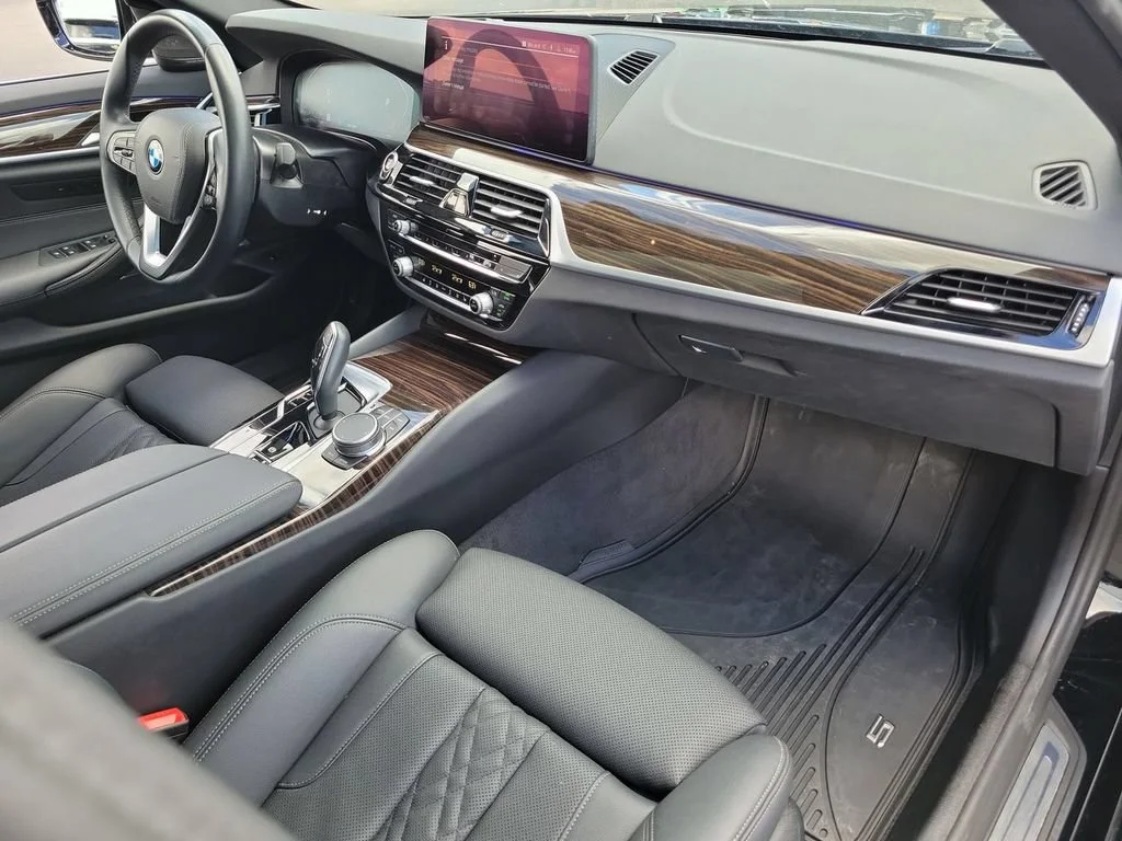 Used 2023 Black BMW i image 29