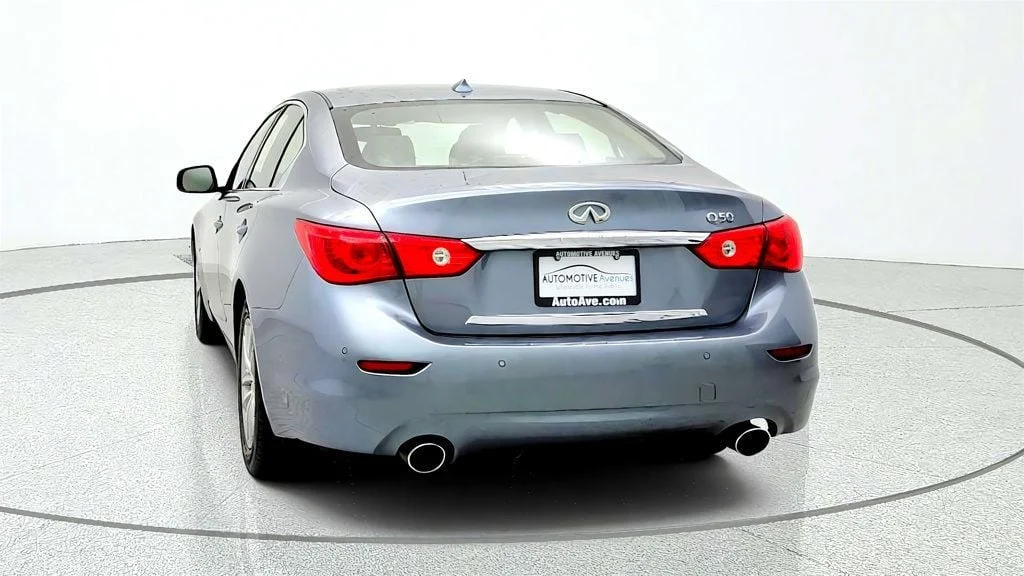Used 2017 Hagane Blue INFINITI 2.0t Premium RWD w/ Driver Assistance Package & Premium Plus image 6