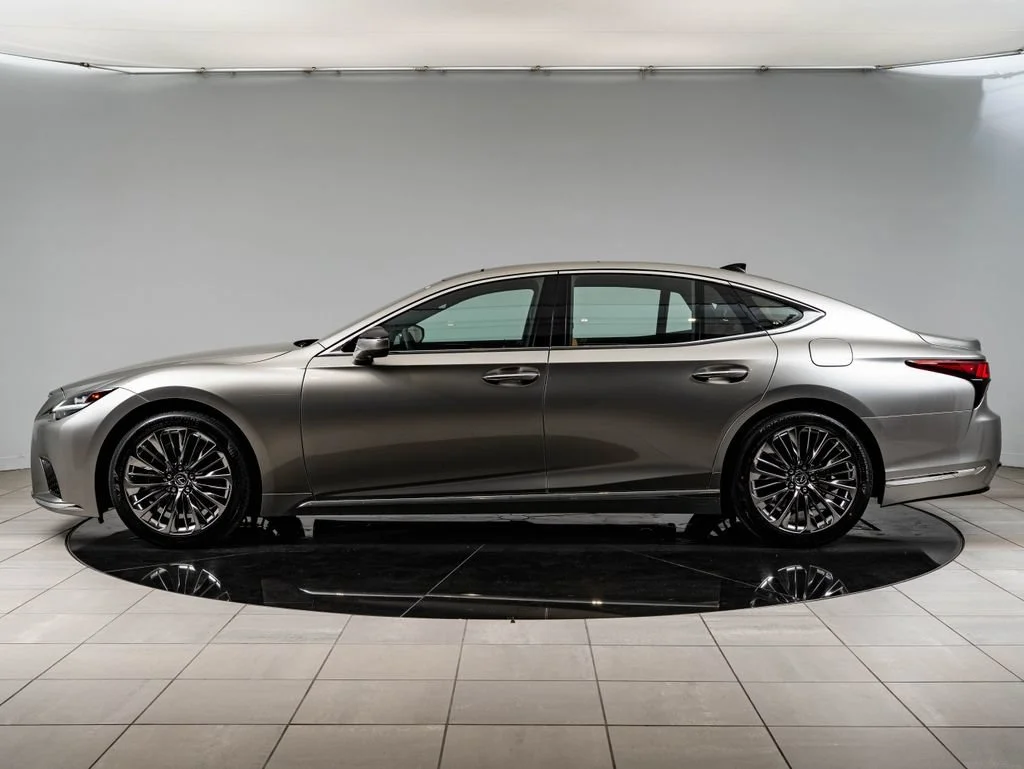Used 2023 Atomic Silver Lexus 500 image 5