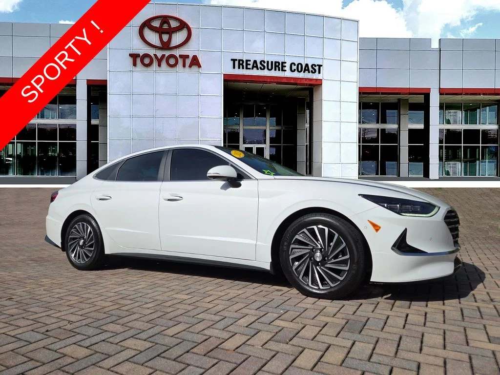 Used 2023 White Hyundai Limited image 1