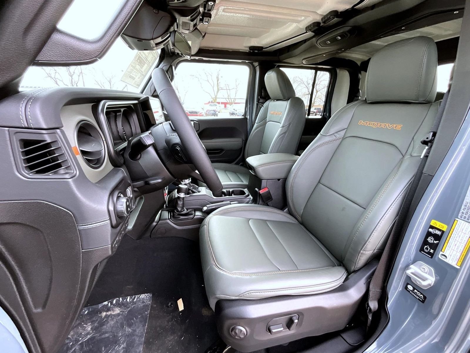 New 2026 Anvil Clear-Coat Exterior Paint Jeep Mojave image 10