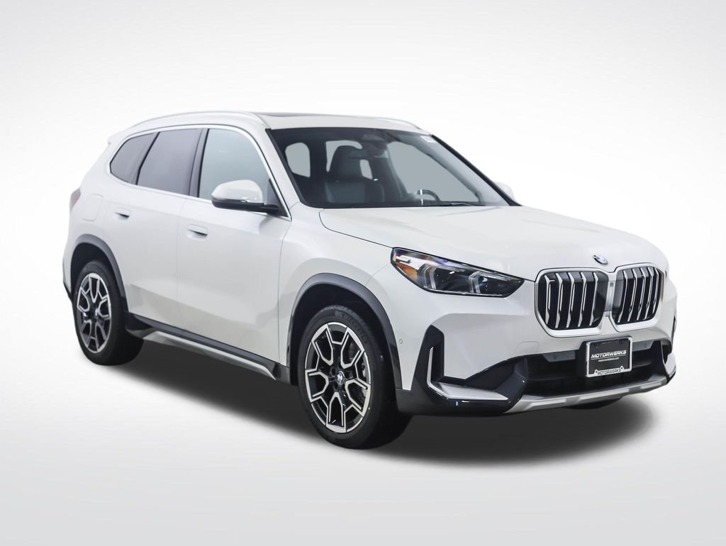 Used 2026 White Metallic BMW xDrive28i image 7