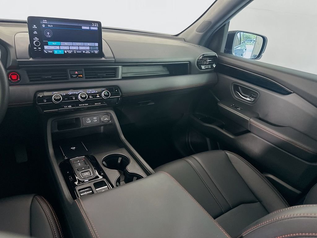 2025 Honda Pilot TrailSport - Photo 23