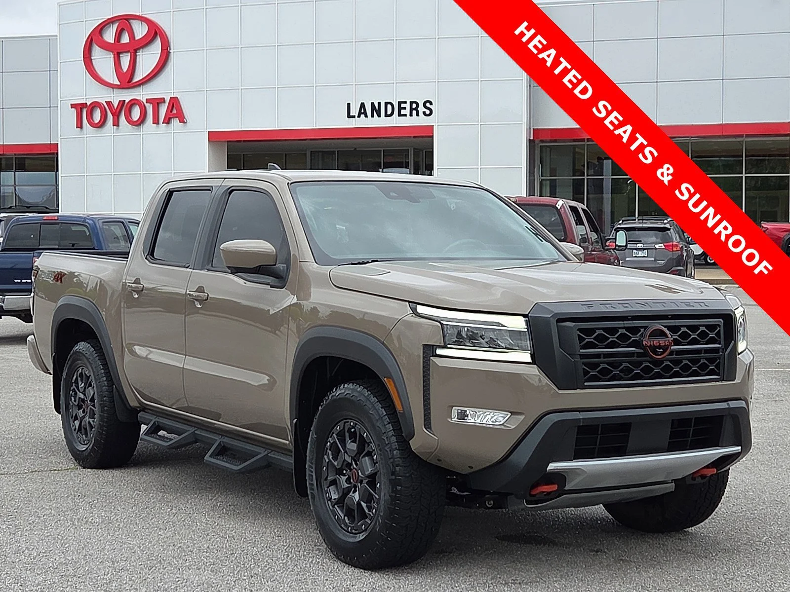 2023 Nissan Frontier PRO-4X Crew Cab 4X4's photo