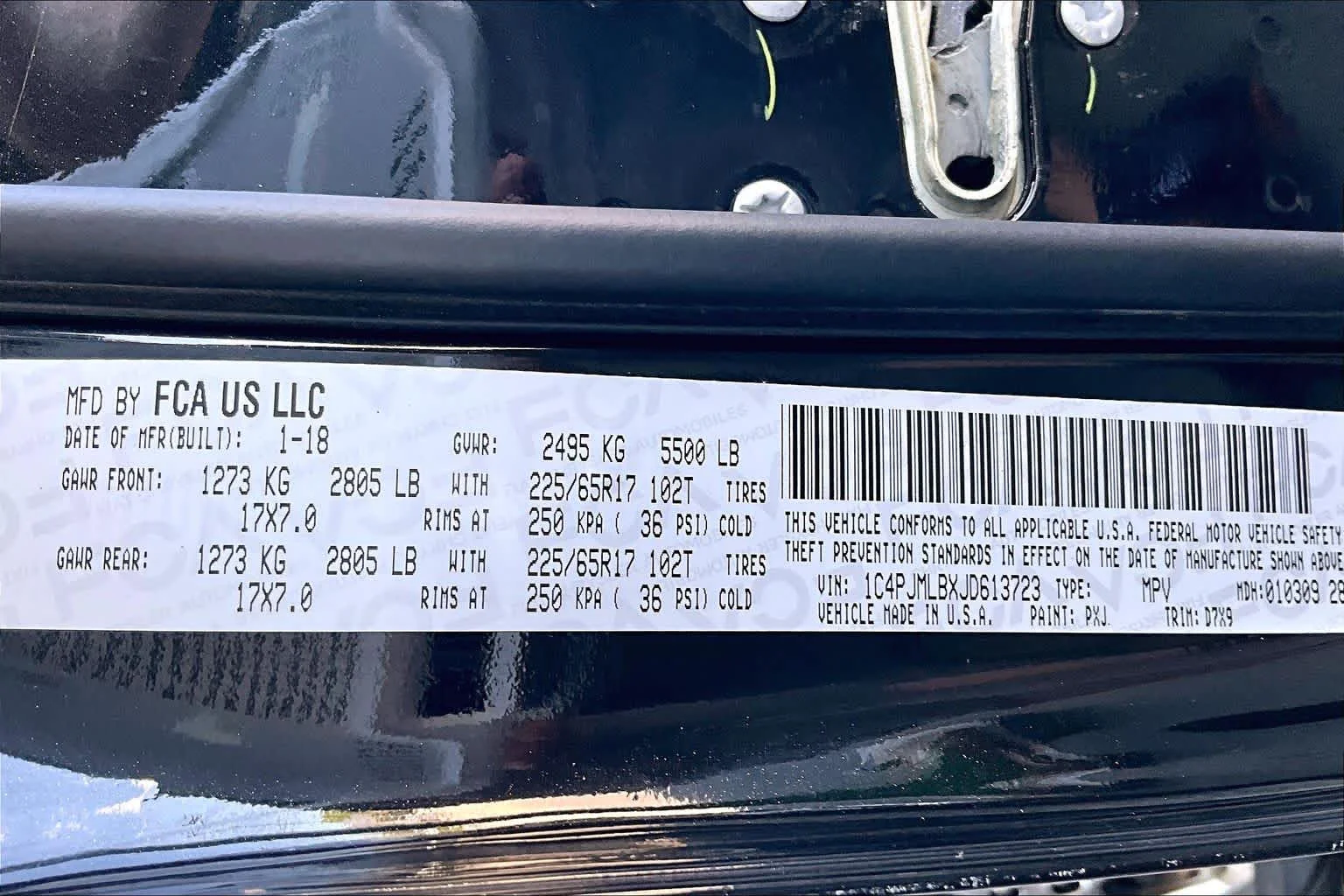 Used 2018 Diamond Black Crystal Pearlcoat Jeep Latitude Plus image 37