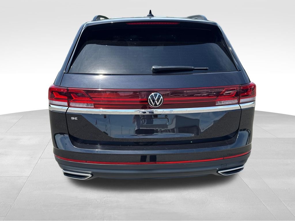 Used 2025 Deep Black Pearl Volkswagen 2.0T SE image 5