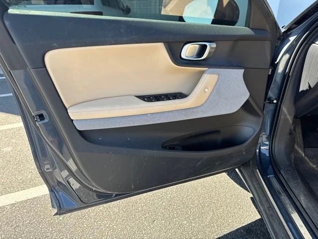 Used 2022 Blue Polestar Long Range Dual Motor image 5