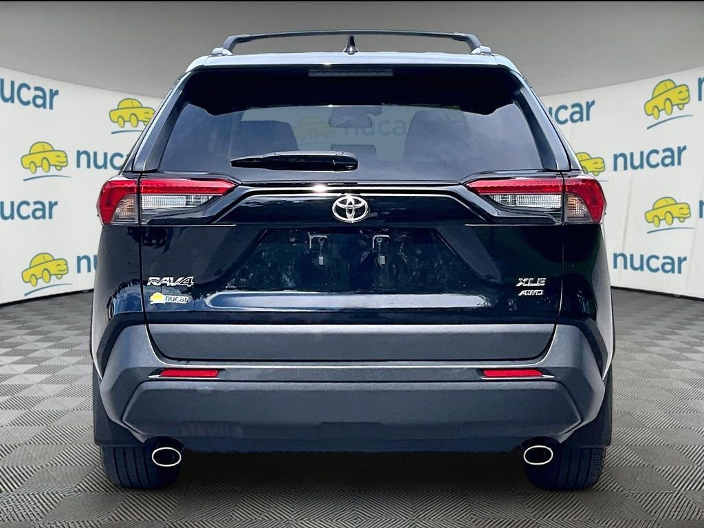 Used 2022 Black Toyota XLE Premium image 5