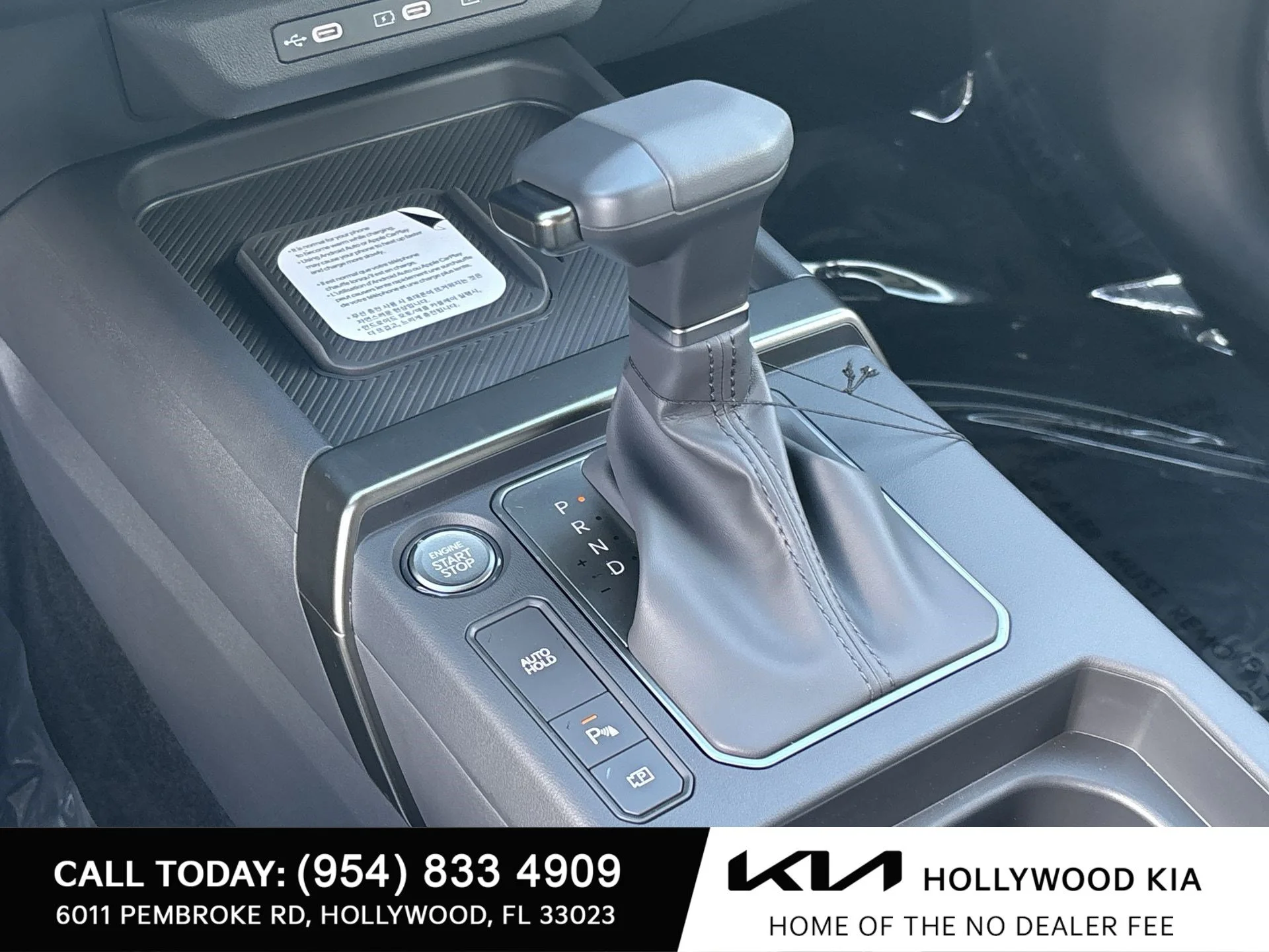 New 2027 Pale Gray Kia S image 19