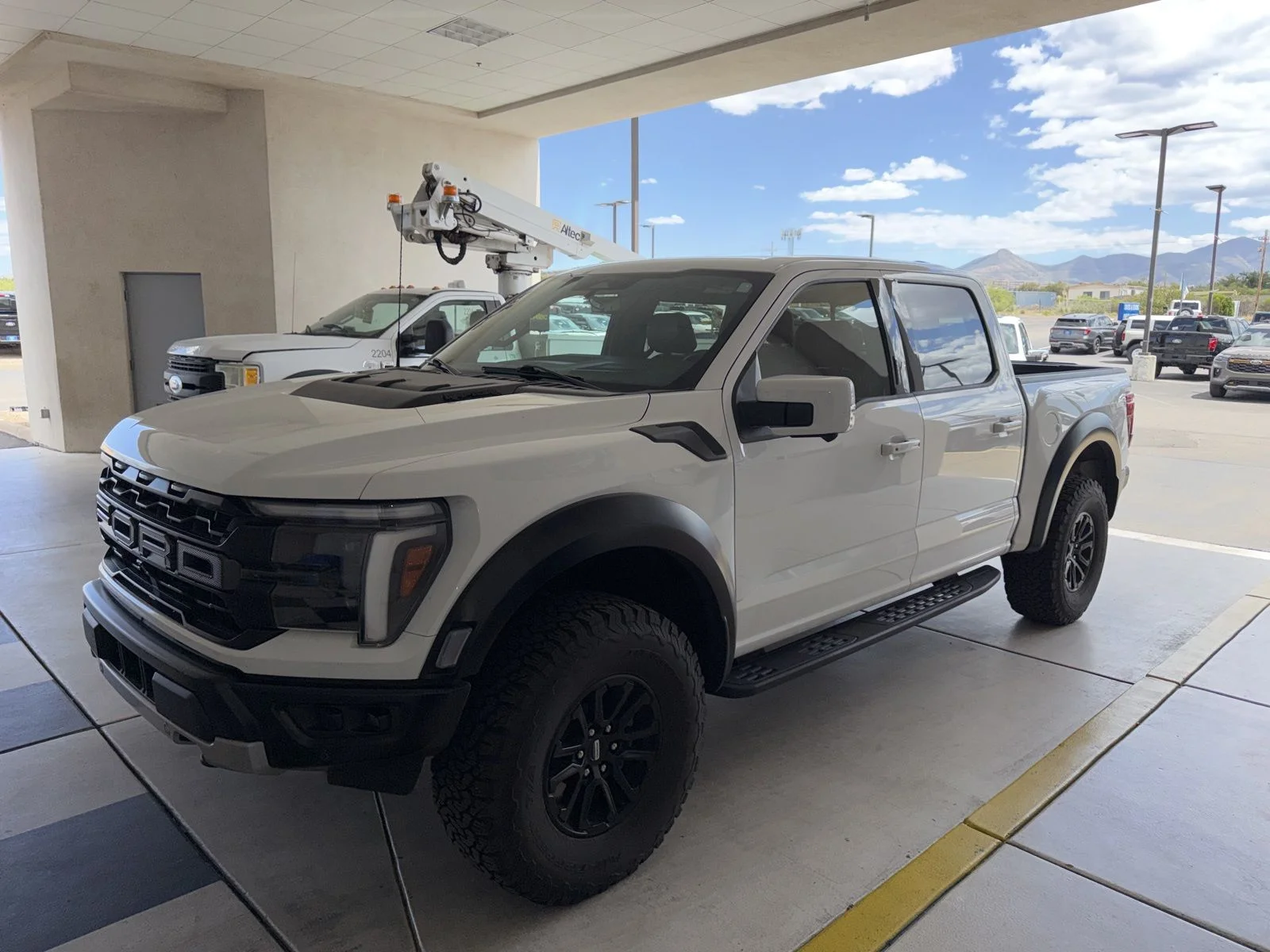 2024 Ford F-150 Raptor 4x4 SuperCrew 5-1/2 Box's photo