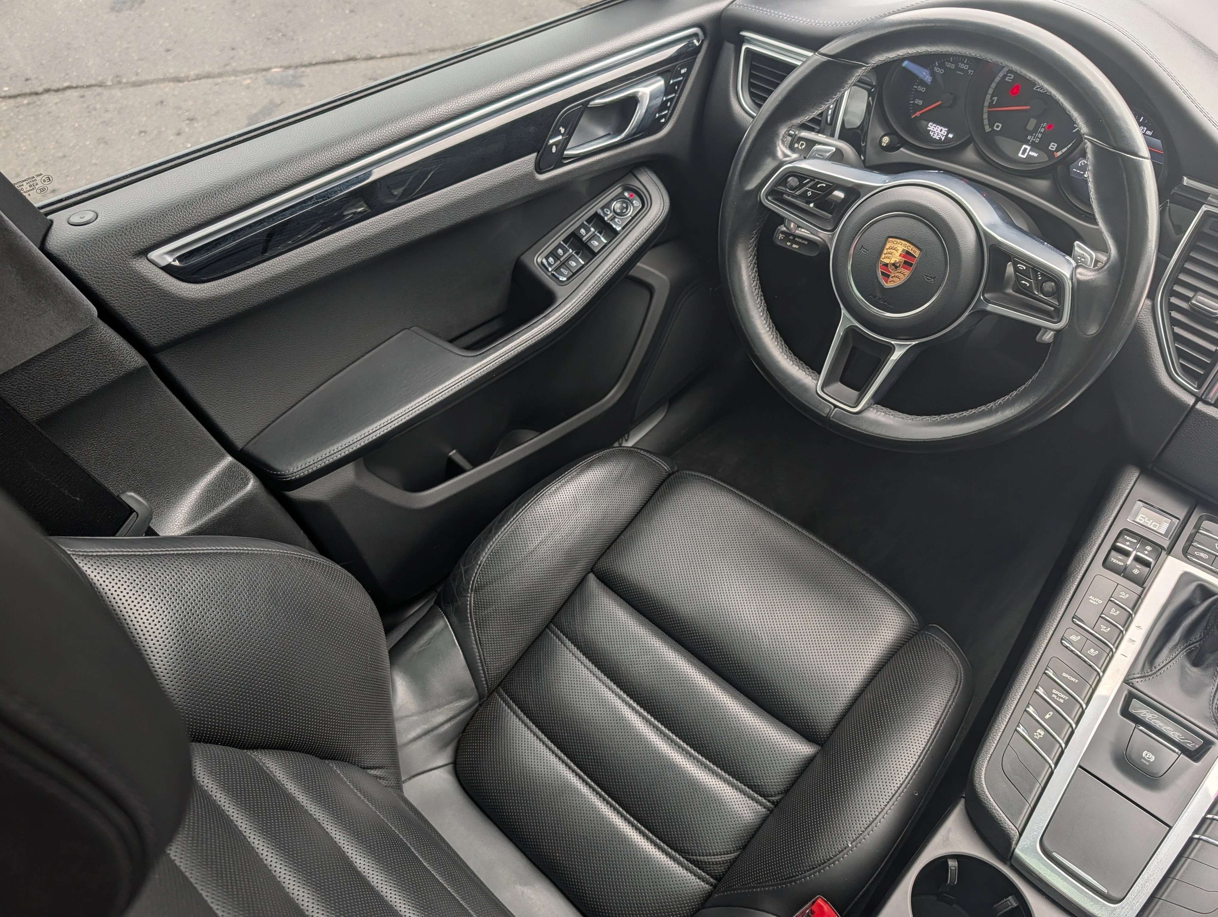2018 Porsche Macan Turbo - Photo 10
